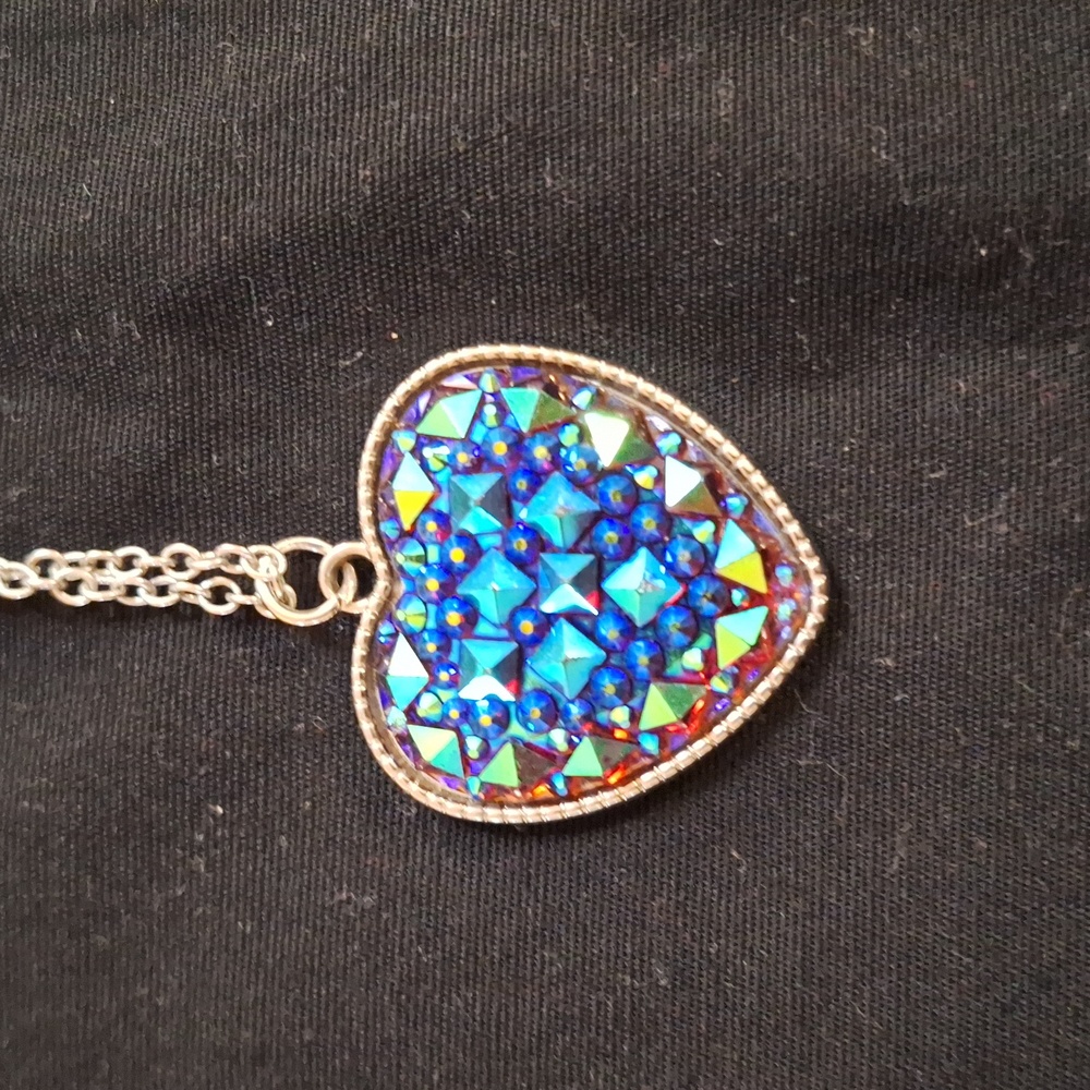 Blue heart pendent necklace